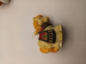 Mały konik z derką